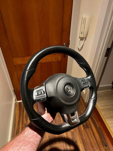 Mk6 Golf GTI flat bottom steering wheel