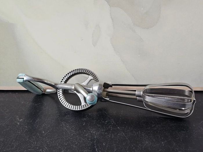 Vintage PRESTIGE Egg Beater Hand Whisk