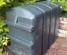 Oil tank