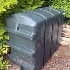 Oil tank