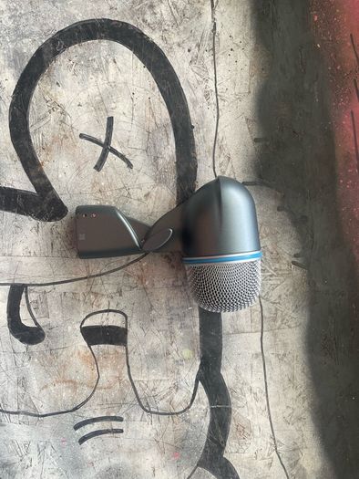 Shure Beta 52a microphone