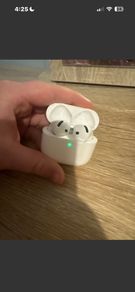AirPod 4s