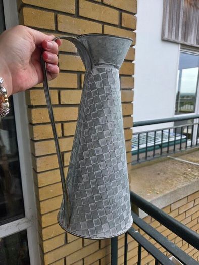 Watering can (read description)