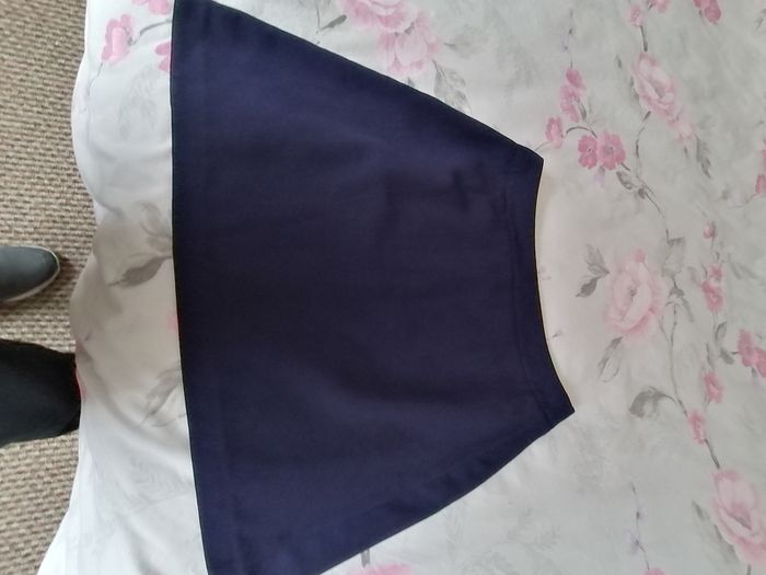 Brand new Skirt navy size 12