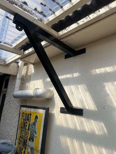 weights pull-up bar boxing bag + bracket