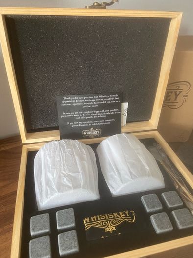 Whisiskey gift set in presentation box brand new