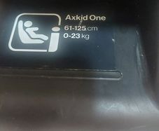 Axkid One Rear Facing Car Seat