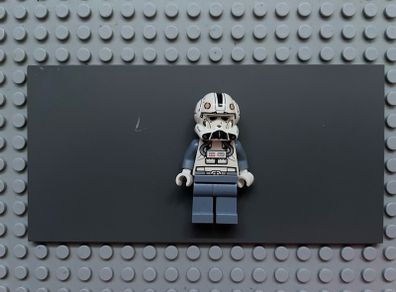 lego Star Wars sw0525 Clone Trooper V-wing Pilot (Phase 2) minifigure- Light Bluish Gray Arms and Legs, White Head
