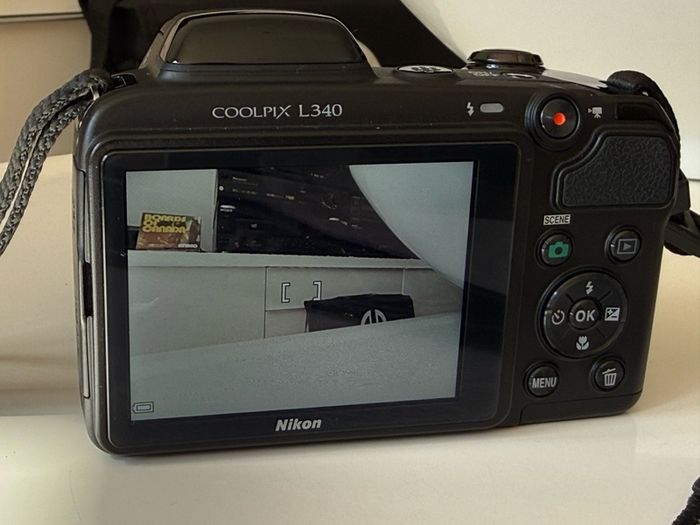 Nikon Coolpix L340 with 2x 32GB Cards & Bag
