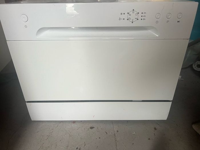 Essentials Tabletop dishwasher