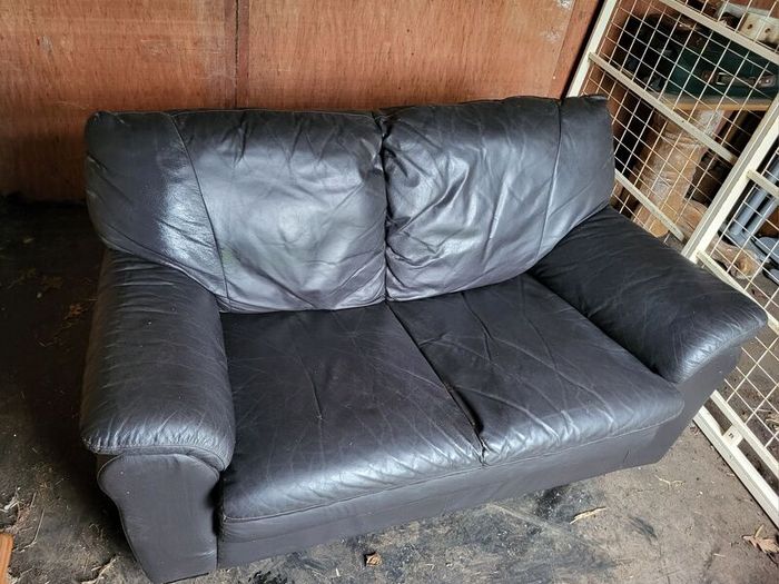 2 seater leather couch