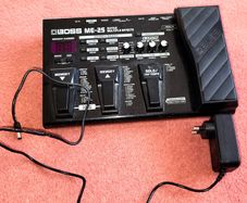 Guitar Effects  Pedal Boss Me-25