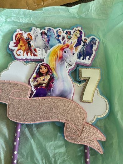 cake topper