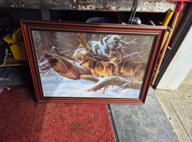 picture frame of wolfs