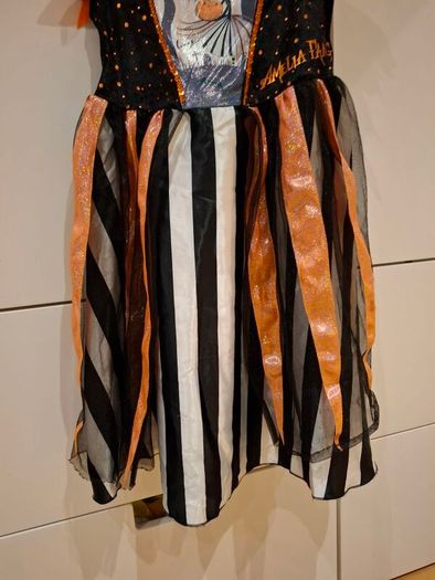 costume