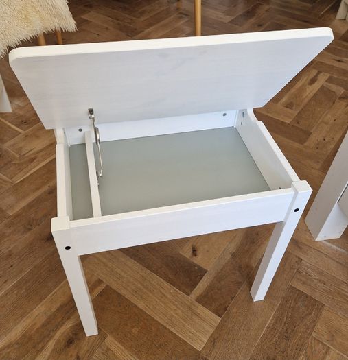 Childrens desk