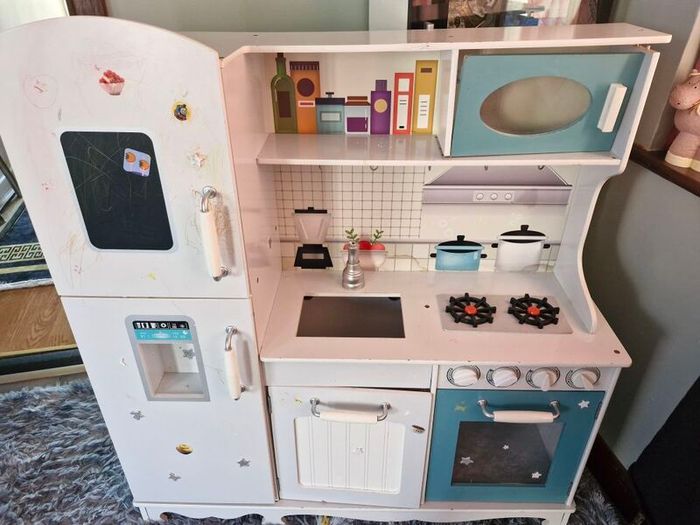 play kitchen