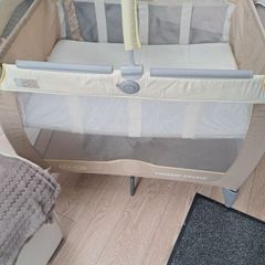 travel cot