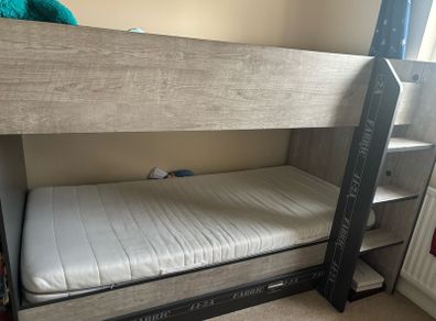 bunkbed with matresses