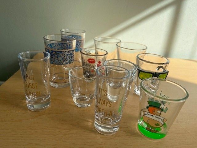 Selection of shot & mini glasses. Total 11 items. All in super condition.