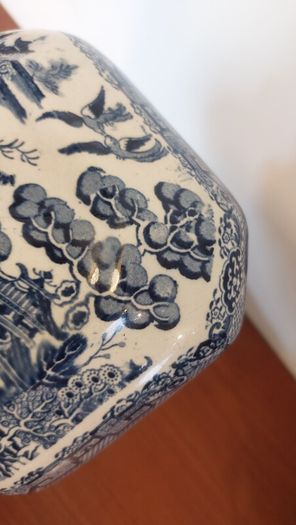 Fabulous Antique Blue and White Transferware Willow Pattern Shallow Lidded Tureen/Vegetable Dish For Display, Unknown Maker, Most Likely Staffordshire Made