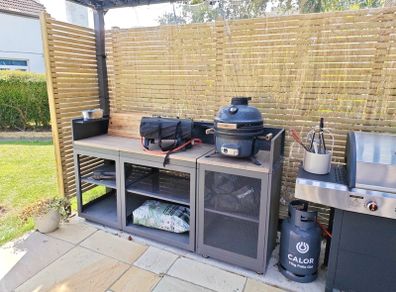 Outdoor garden kitchen