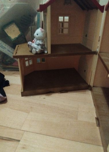 Sylvanian red roof house