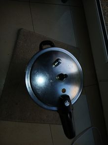 pressure cooker
