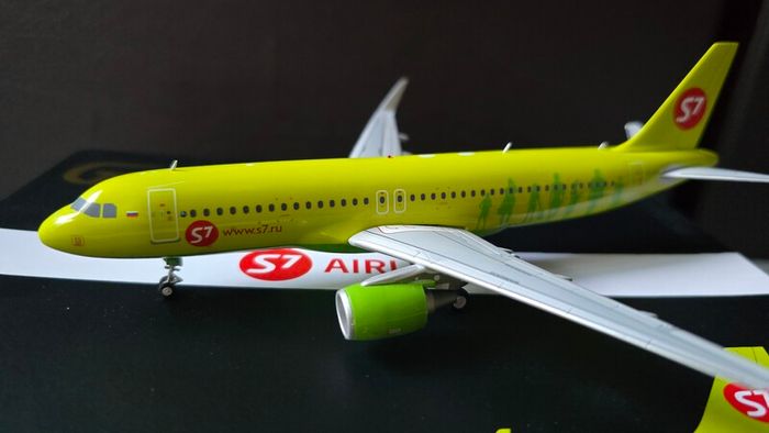 Gemini Jets 1:200 Gemini200 S7 Airlines Airbus A-320
