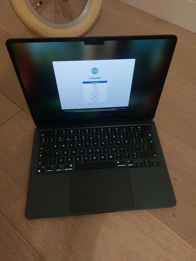 MacBook Air M3 16GB RAM (13-Inch)