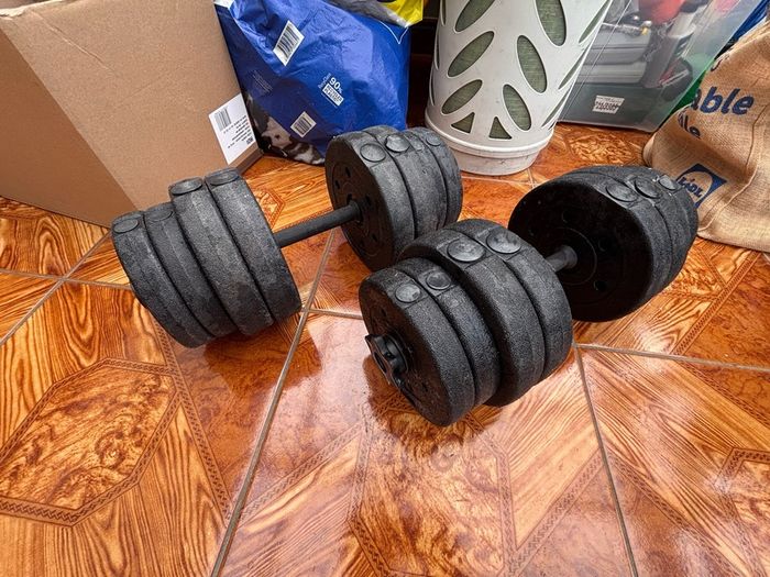 Adjustable Dumbbell Set 30 kg plus