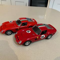 Ferrari 250 GTO x2 1/18 Burago