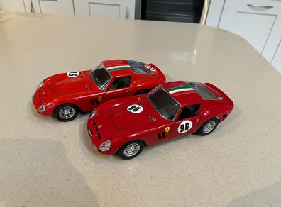 Ferrari 250 GTO x2 1/18 Burago