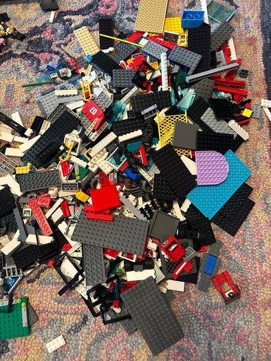 Lego bundle 2.7kg plus retired baseboards