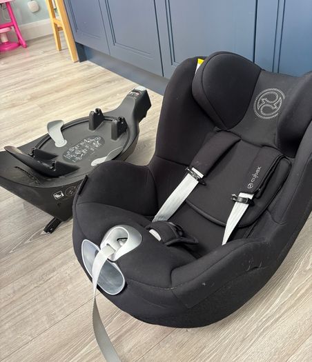 Cybex Sirona Z2 i-Size and Base Z2 360 Rotating Base