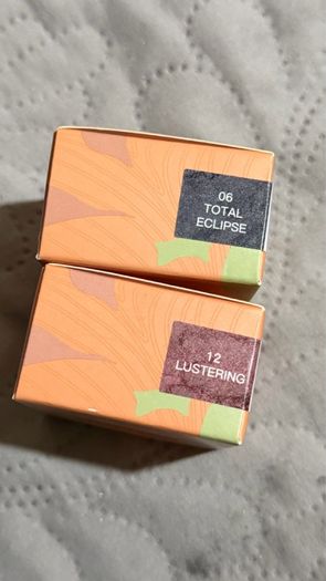 Oulac cream colour eyeshadow new