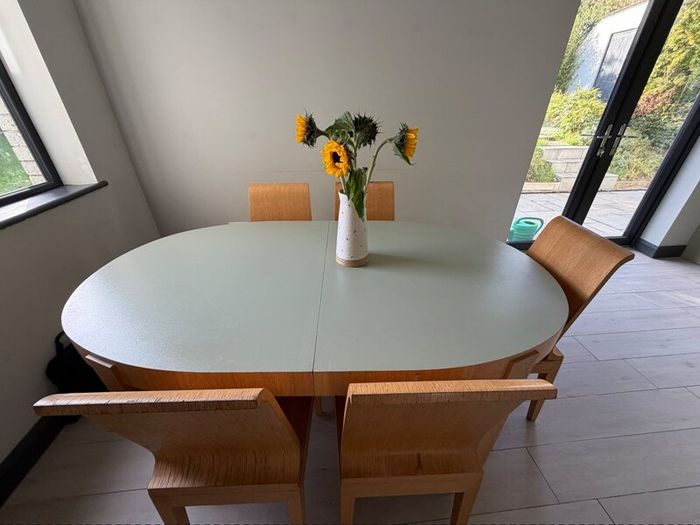 Oval Dining table & 6 chairs