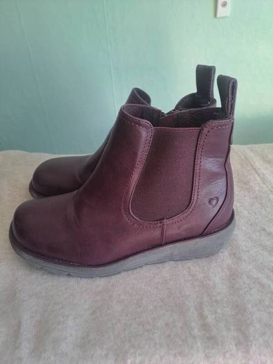 Heavenly Feet purple leather ankle boots
