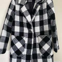 Coat size 6 perfect condition