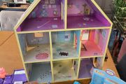 Peppa Pig Dolls house and bundle