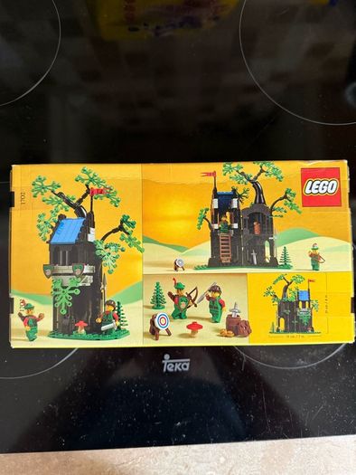 Lego Forest Hideout
