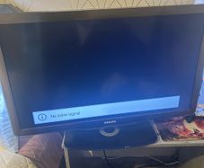 36 inch Philips SQ552-1ELA with remote control.