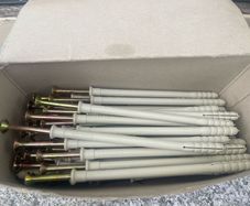 Qty 40.    135mm 8's Nail Plugs Upat