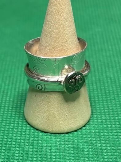 Handmade sterling silver spinner ring. Size P&1/2