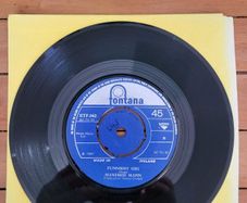 Manfred Mann Funniest Gig 7 inch Single Fontana ETF 862 Irish Pressing