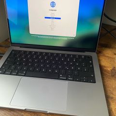 MacBook M2 Max 32gb 1TB 97% battery Spotless