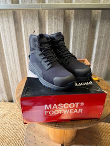 Mascot Safety Boots S7s Brand New Uk 9  Eu 43