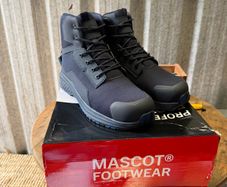 Mascot Safety Boots S7s Brand New Uk 9  Eu 43