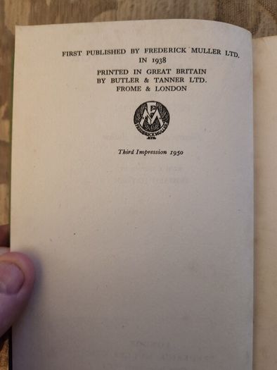 Stage Lighting For Amatures. By Peter Goffin. Illustrated By The Author. 1955 Edition Hardback In Good Condition. See Photos For Same.