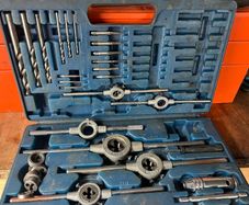 Thread cutting set
